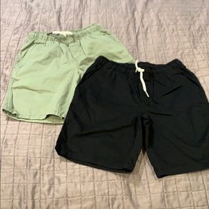Set of 2 Cat & Jack boy shorts size S ( 6-7)